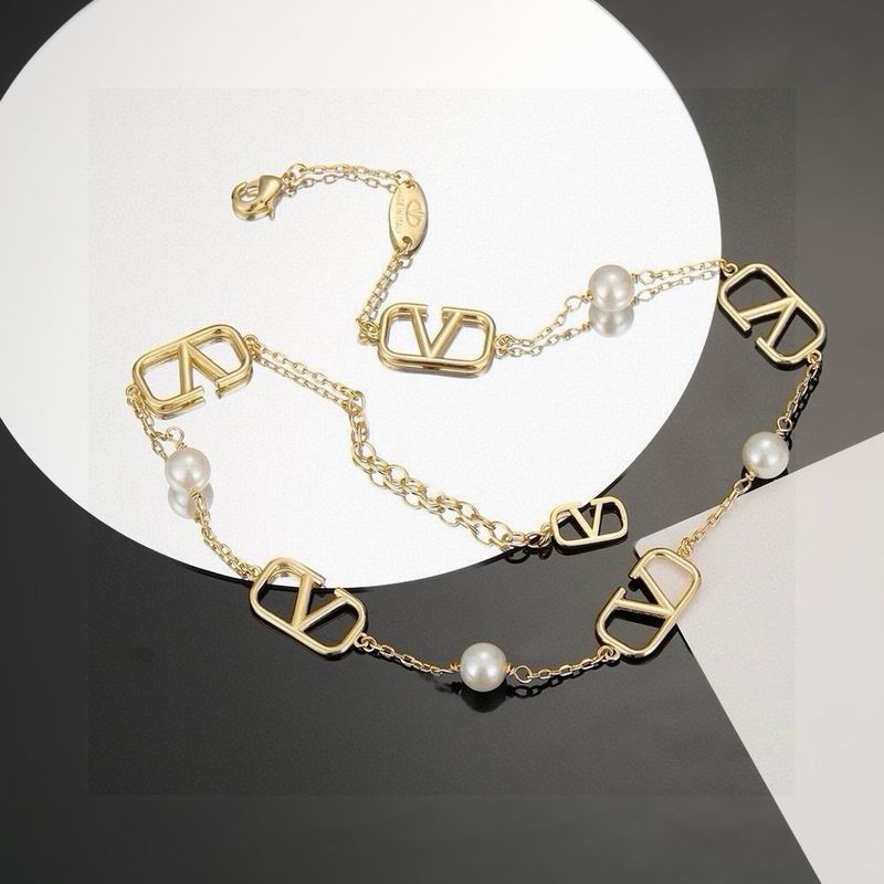 Valentino necklace 01yxh48